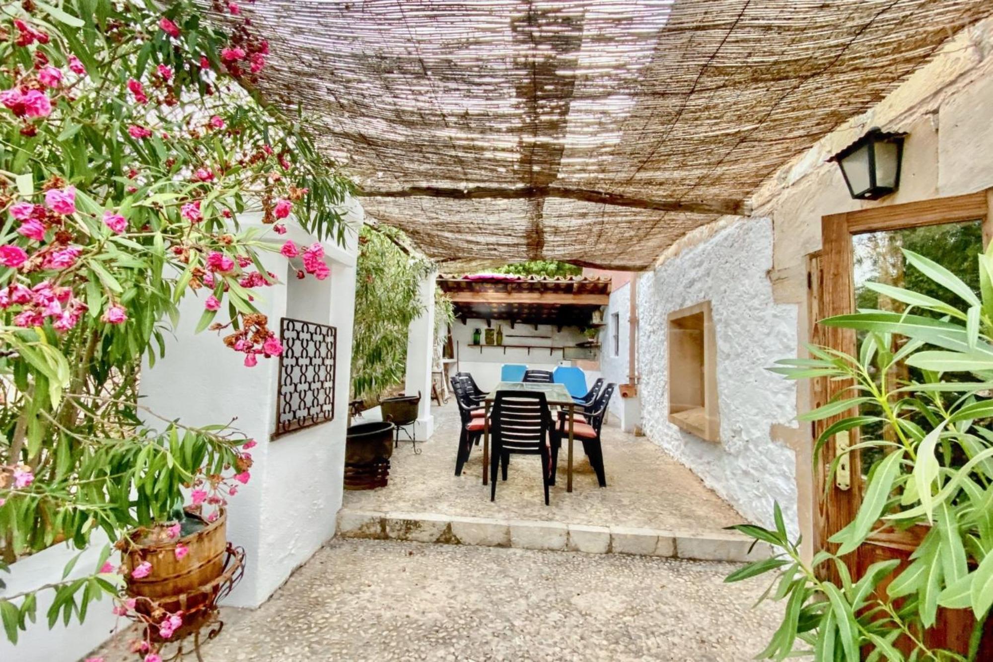 Apartment Spacious With Mountain View In Pollença