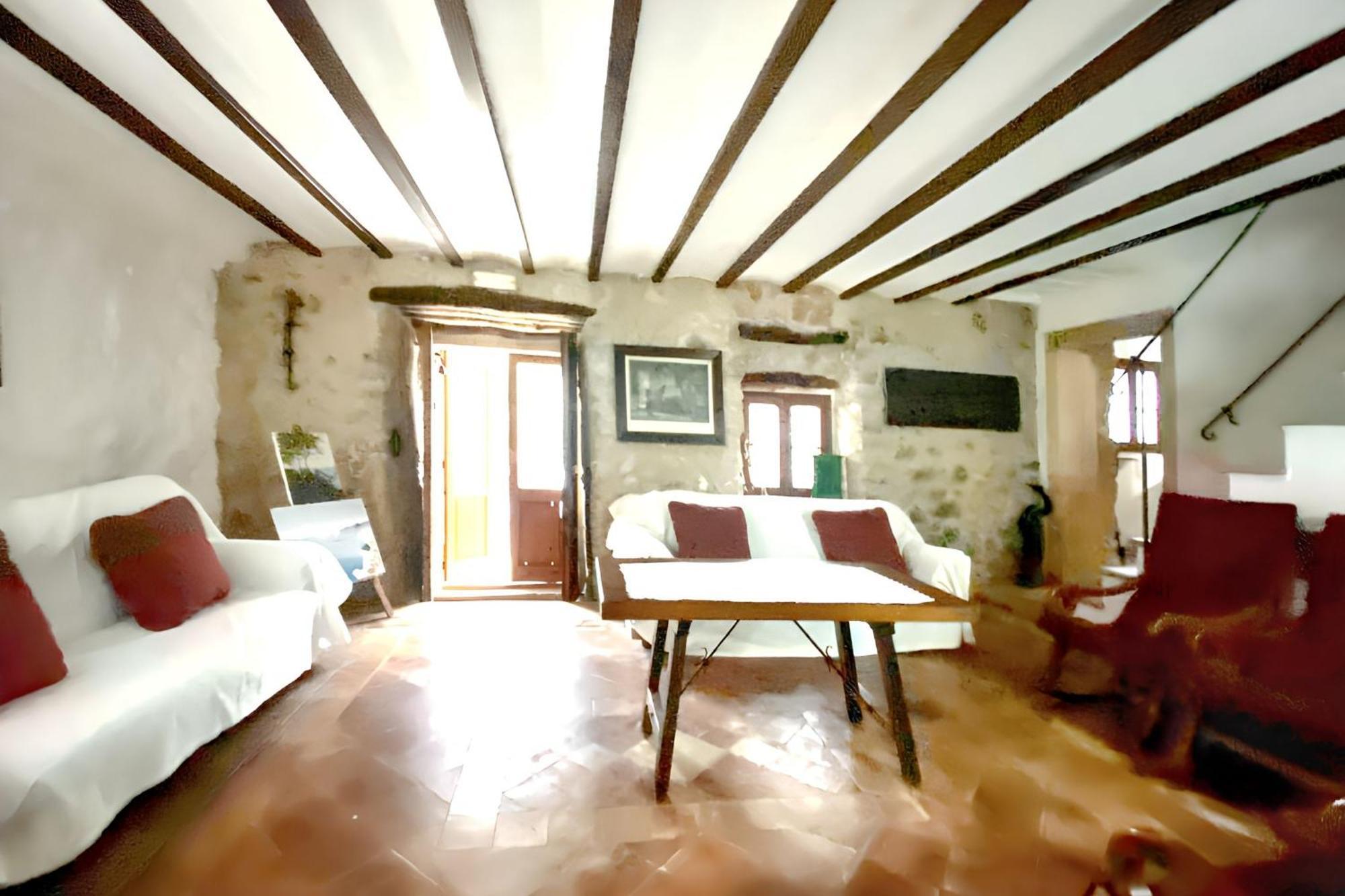 Spacious With Mountain View In *