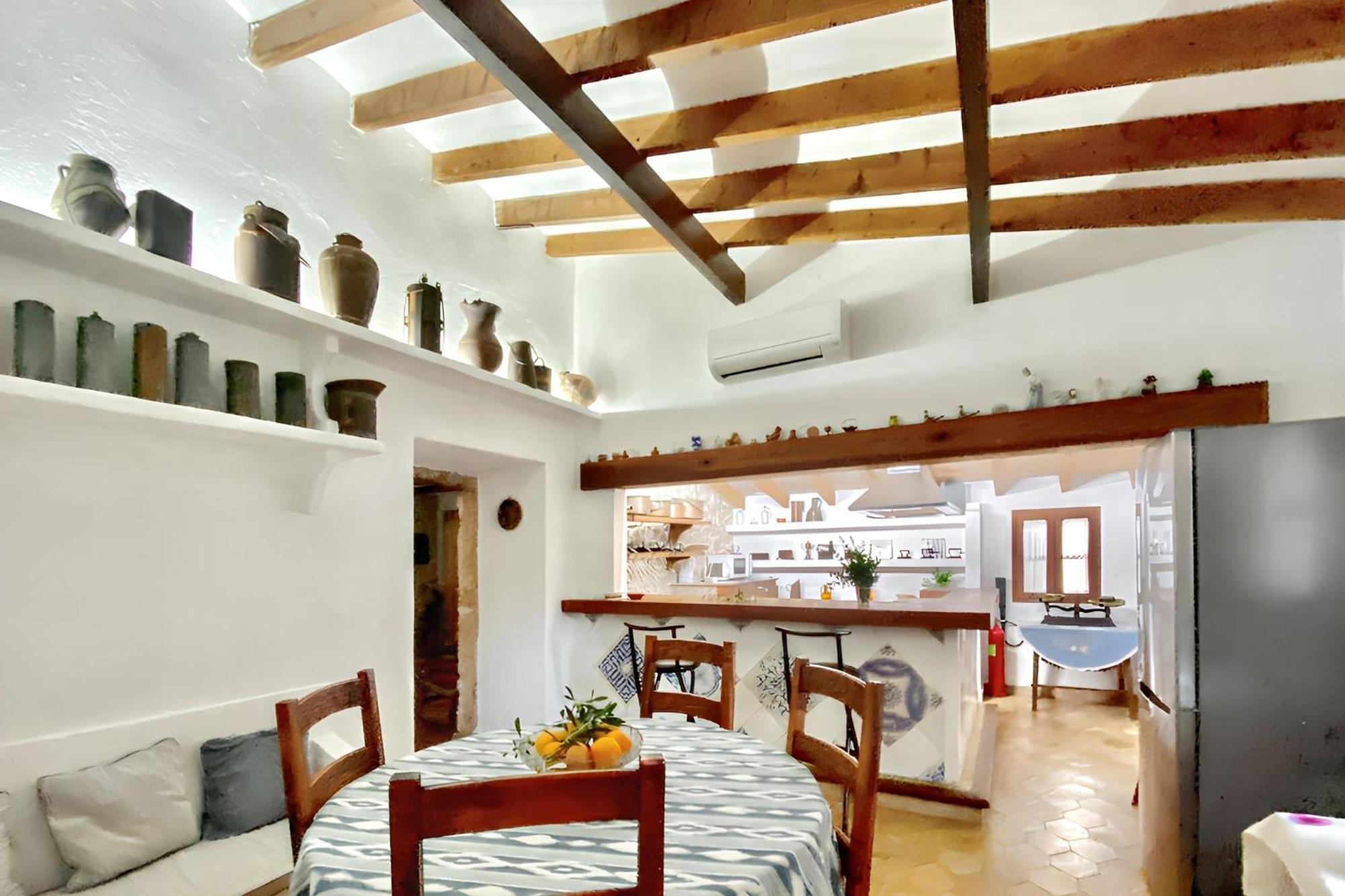 Spacious With Mountain View In Apartment Pollença
